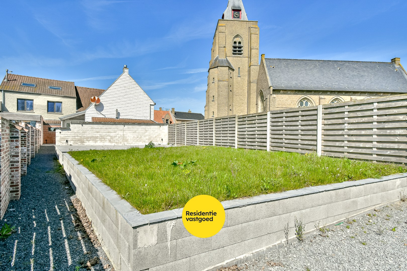 Gezellige halfopen woning met tuin en parking 