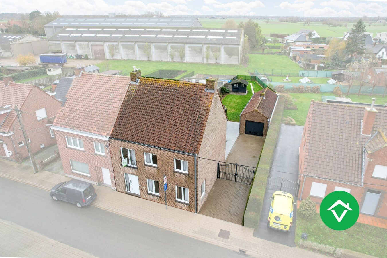 Instapklare woning met 4 slaapkamers en garage te Ichtegem 