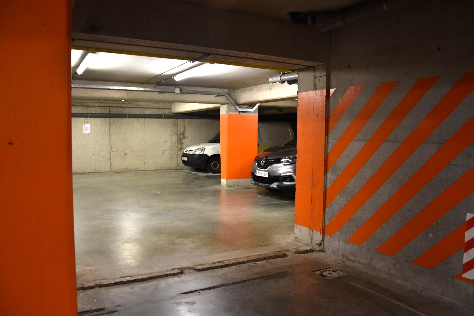 Place de parking à louer. 