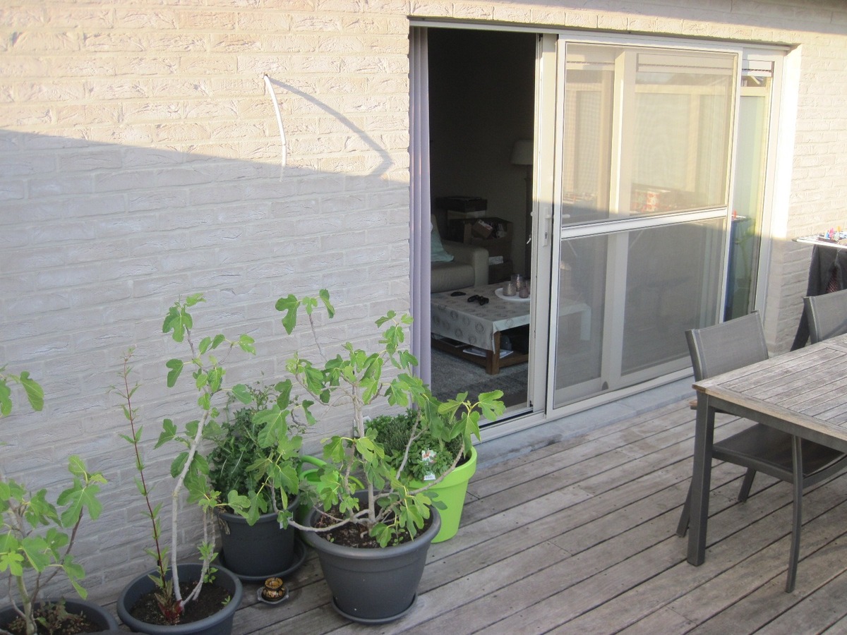 Recent, ruim appartement met een uniek terras !  GEEN VASTE KOSTEN ! 