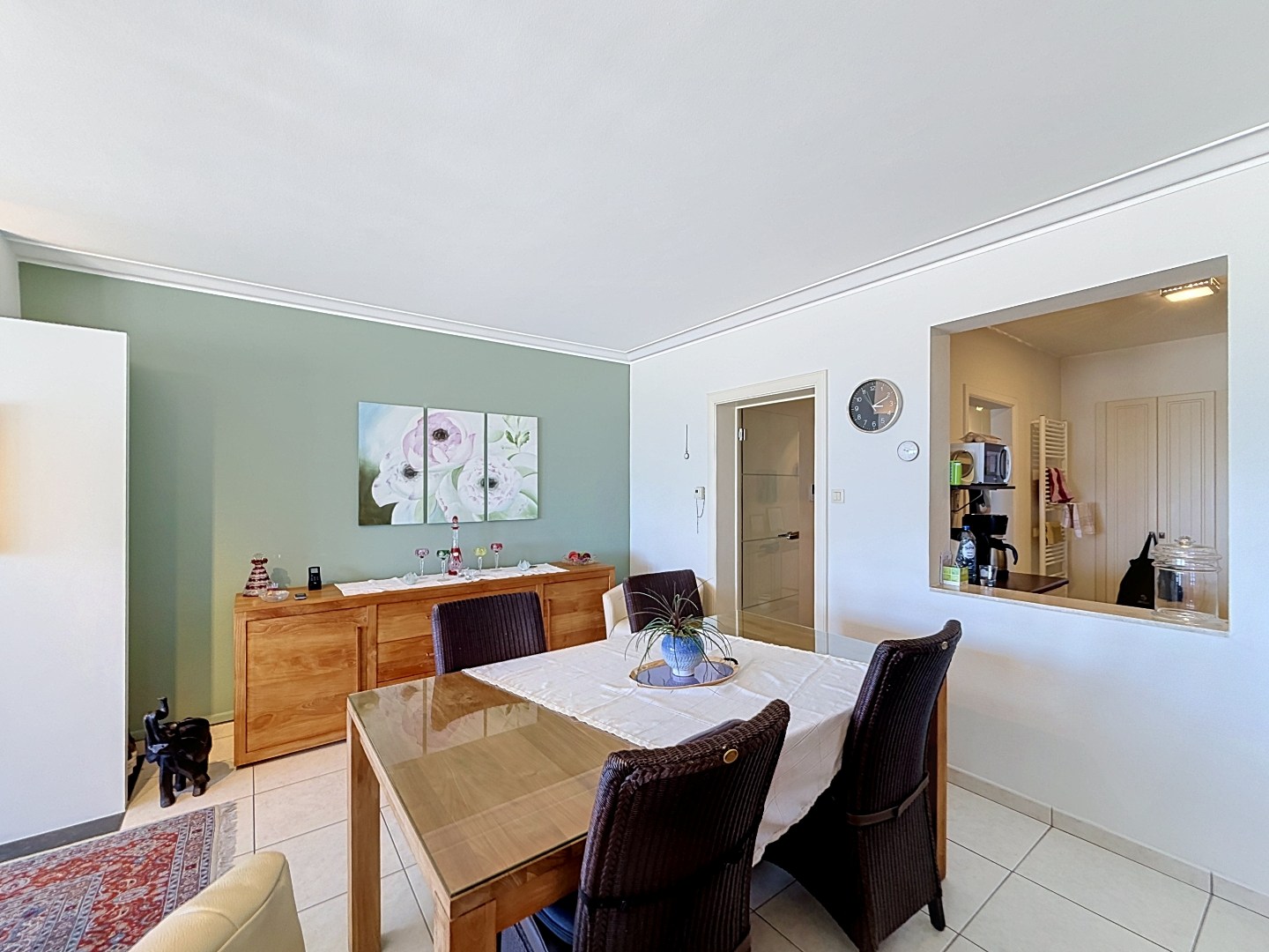 Prêt à emménager, appartement d'une chambre avec vue sur la mer. 