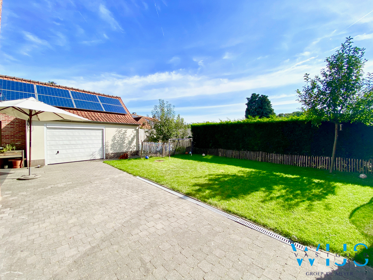 Prachtig afgewerkt landelijk woonhuis in hartje Ertvelde ! 