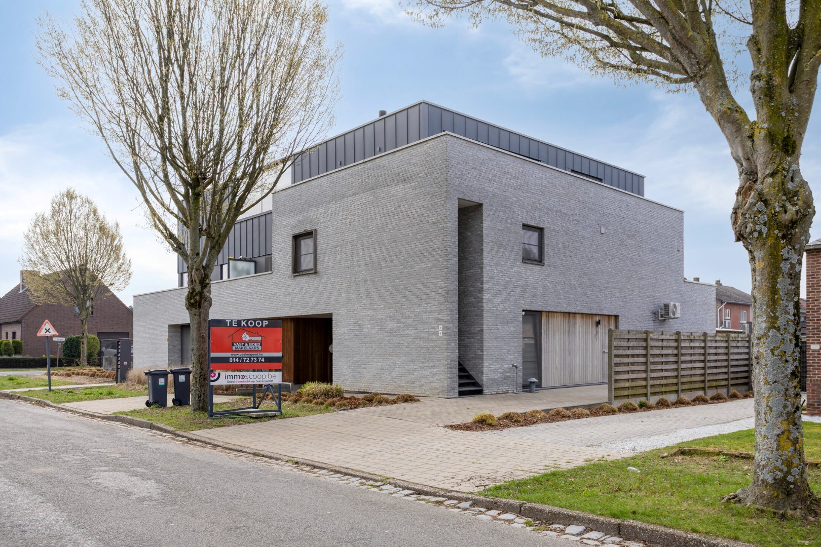 Energiezuinig en instapklaar gelijkvloers appartement met 2 slpk. en ruime tuin in het centrum van Geel 