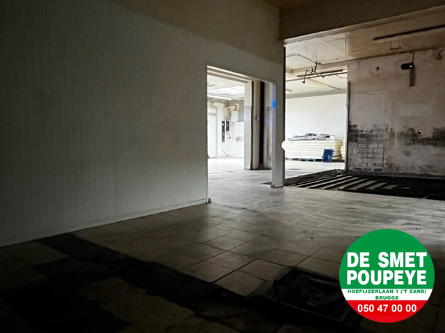 Handelsruimte met opslagplaats 