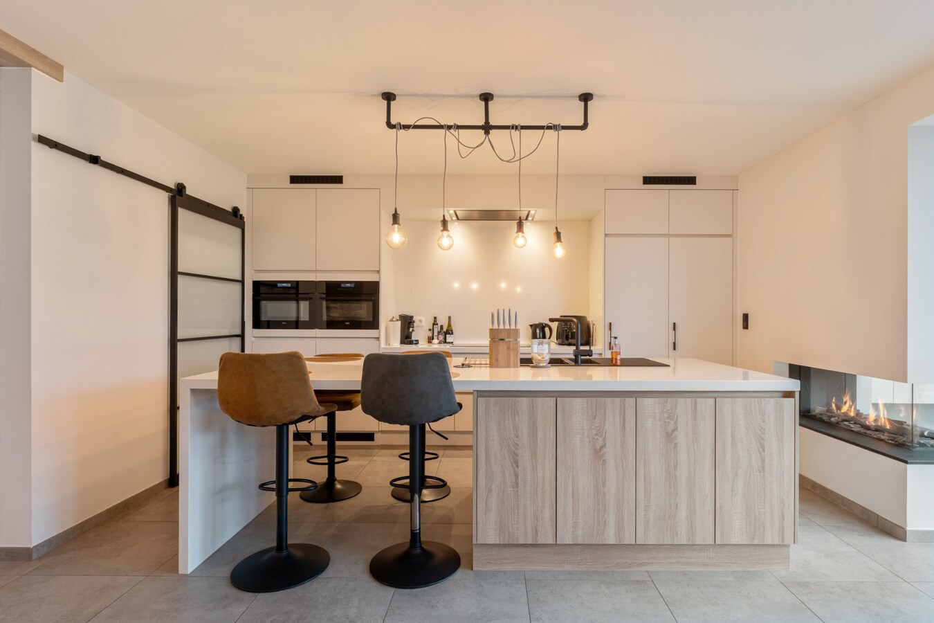 Recente, goed afgewerkte gezinswoning op een perceel van 5a15ca nabij het dorpscentrum van Opoeteren! 