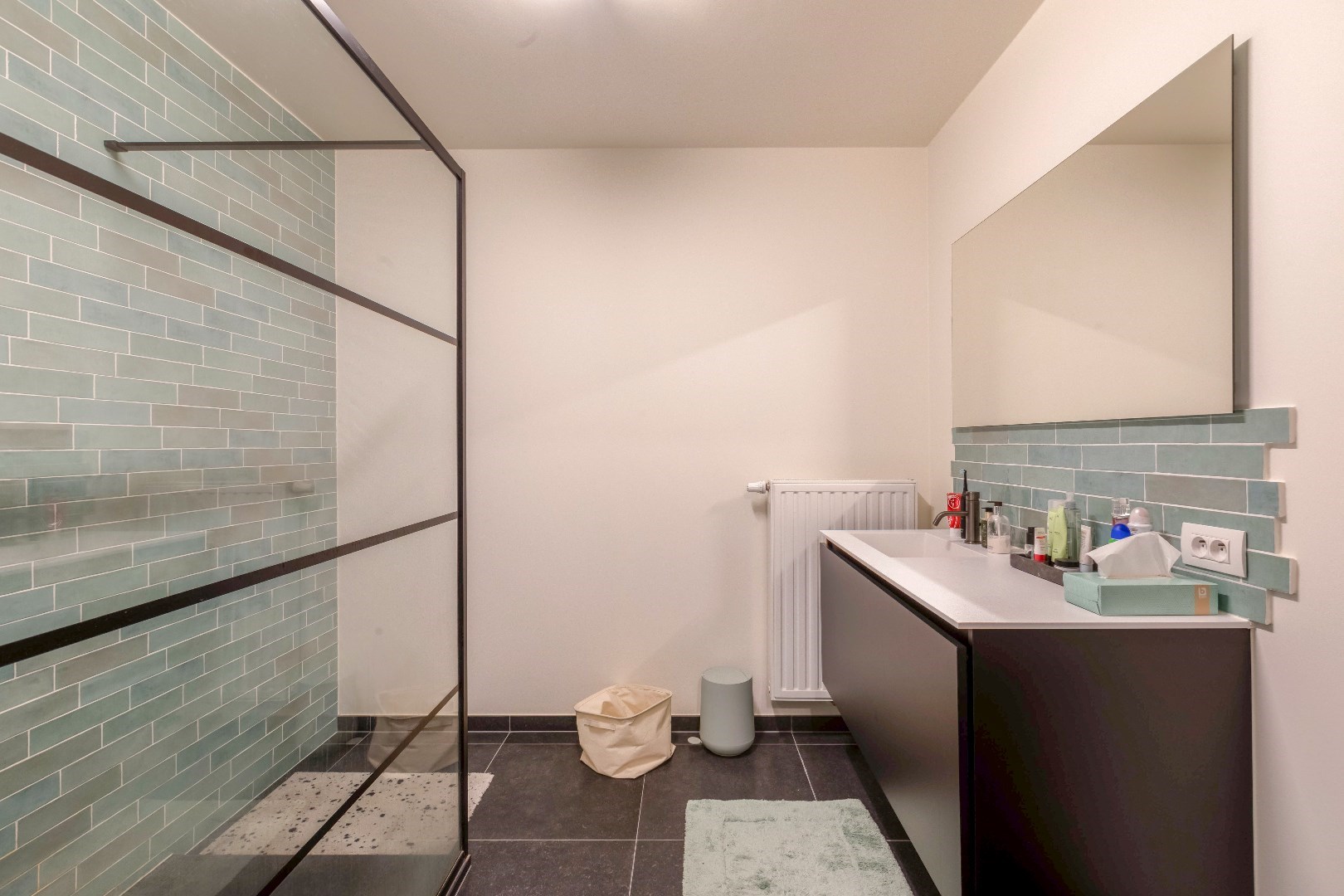 Instapklare  energiezuinige woning met tuin en parking 