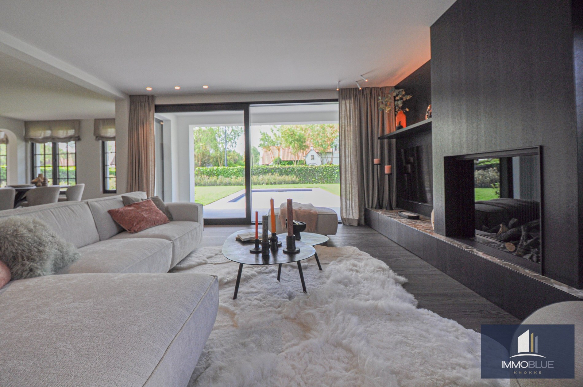 Villa entièrement rénovée située au calme en bordure de la Zoute. 