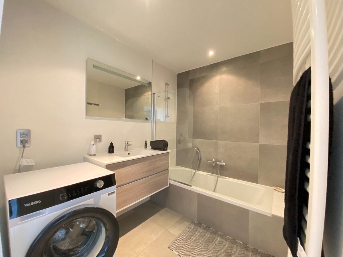 Appartement meublé avec terrasse en bord de Quai ! 