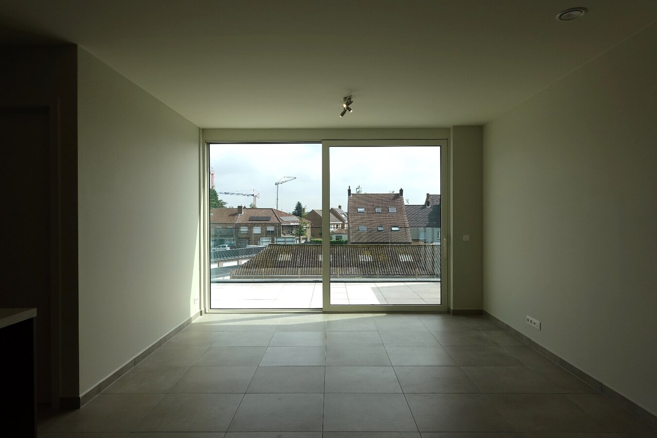 Instapklaar nieuwbouwappartement met 2 slaapkamers en ruim terras in centrum Jabbeke 