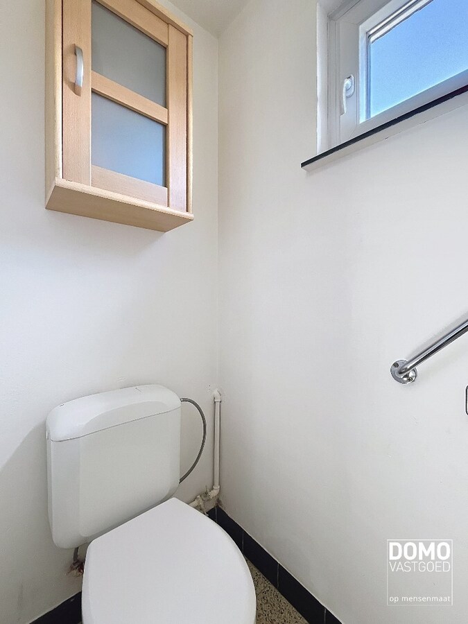 RUIME WONING MET TUIN, GARAGE &amp; 3 SLAAPKAMERS RUSTIG GELEGEN LANGS HET KANAAL MET EPC C TE BERINGEN 