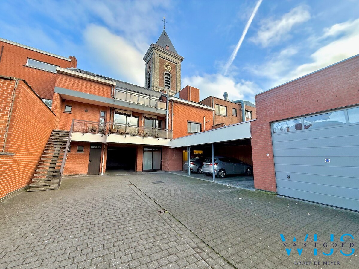 Zeer goed gelegen handelsruimte te CENTRUM EVERGEM ! 