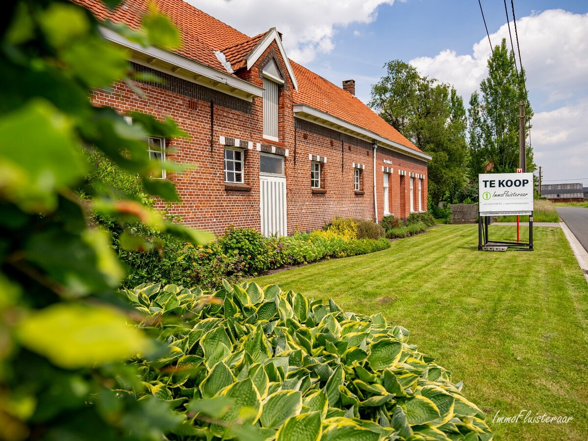 Characteristic long farmhouse with barn on approximately 4.6 hectares in Rijkevorsel. 