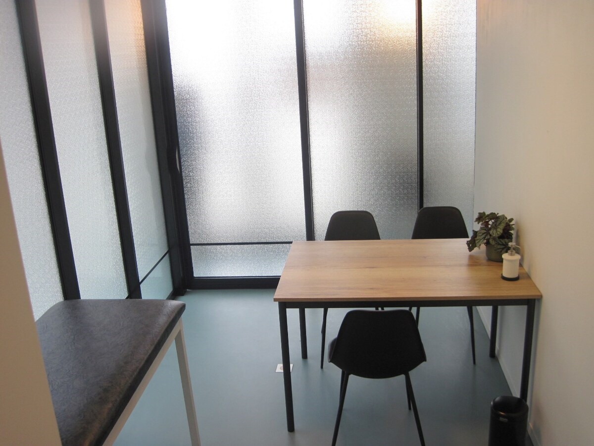 Consultatieruimte (ca. 10 m²). 
