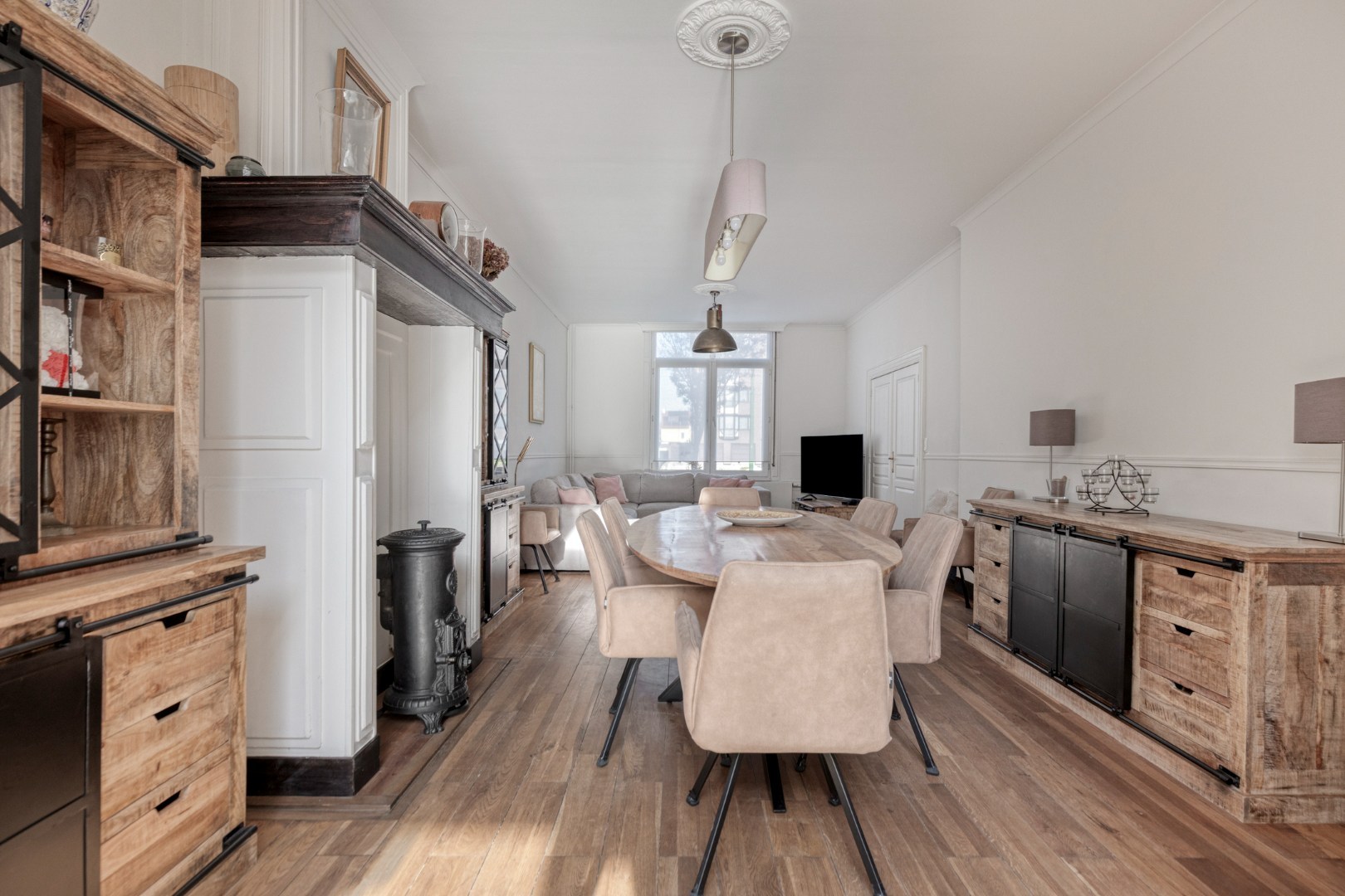 Karaktervolle herenwoning uit 1871 met 4 slaapkamers en prachtige stadstuin - Merksem 