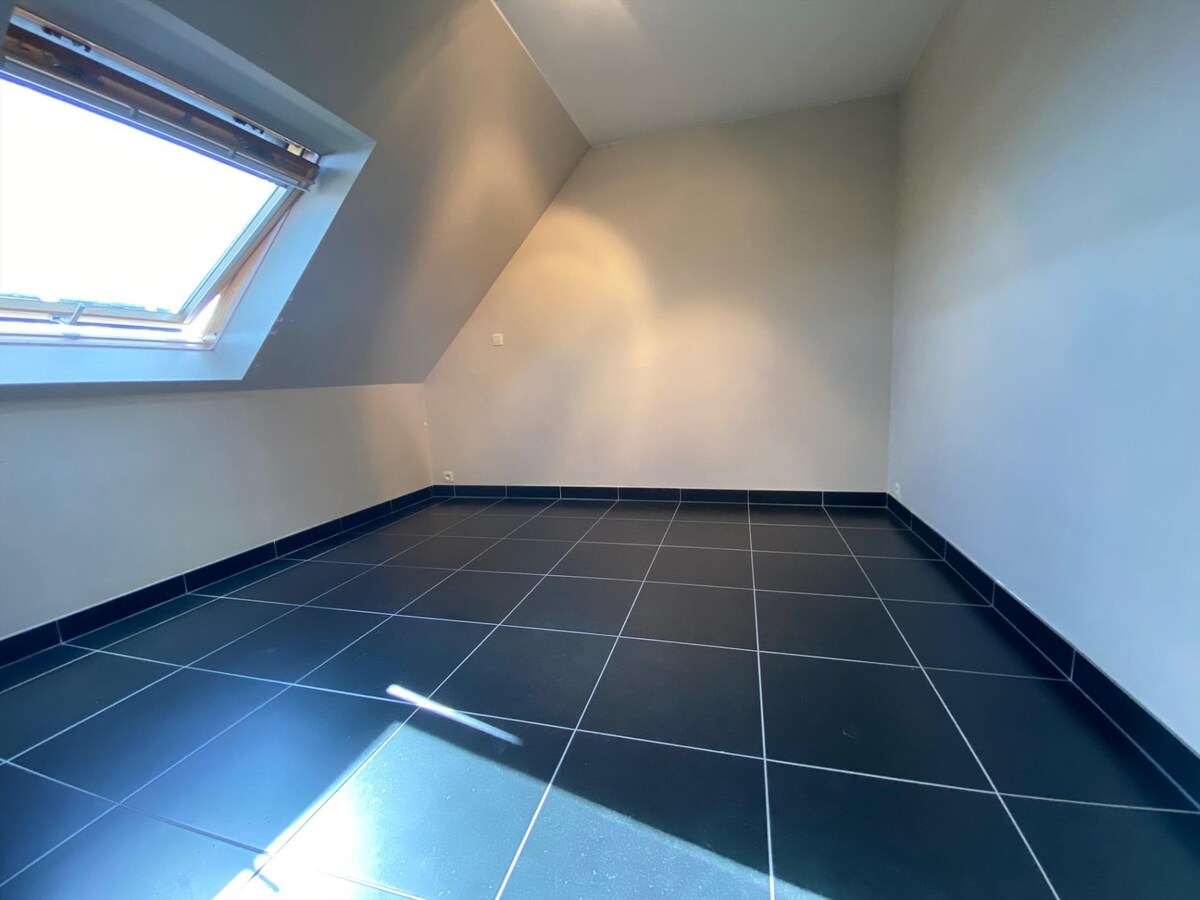 Duplexappartement met zonneterras en parking te Moorslede 