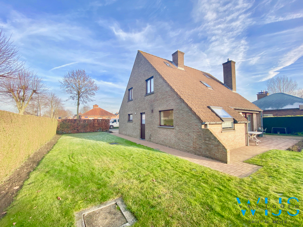 Open bebouwing op 745m² in een rustige woonwijk te LEMBEKE ! 