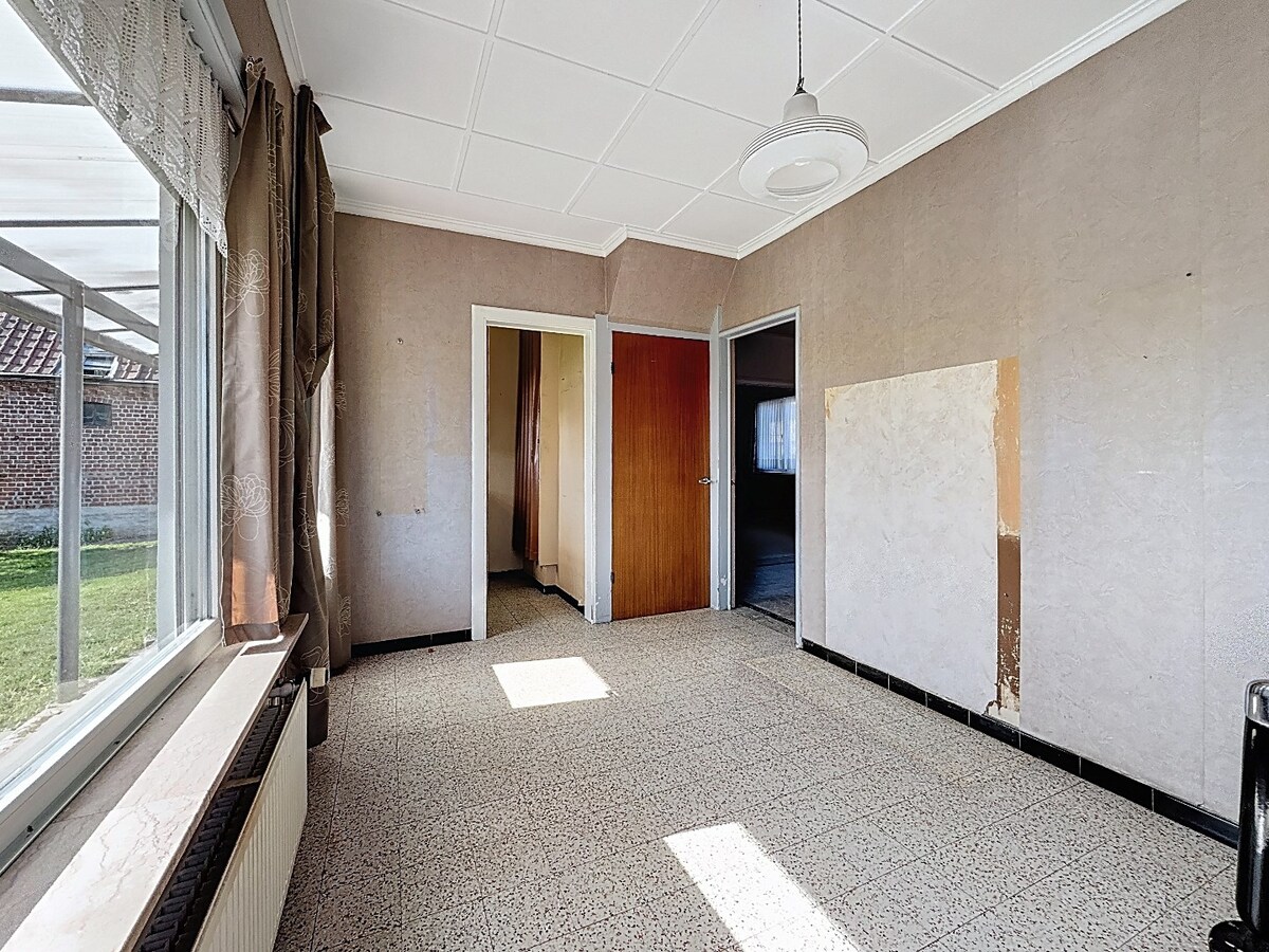 Te renoveren/te slopen HOB met tuin aan station Sint-Denijs-Boekel 