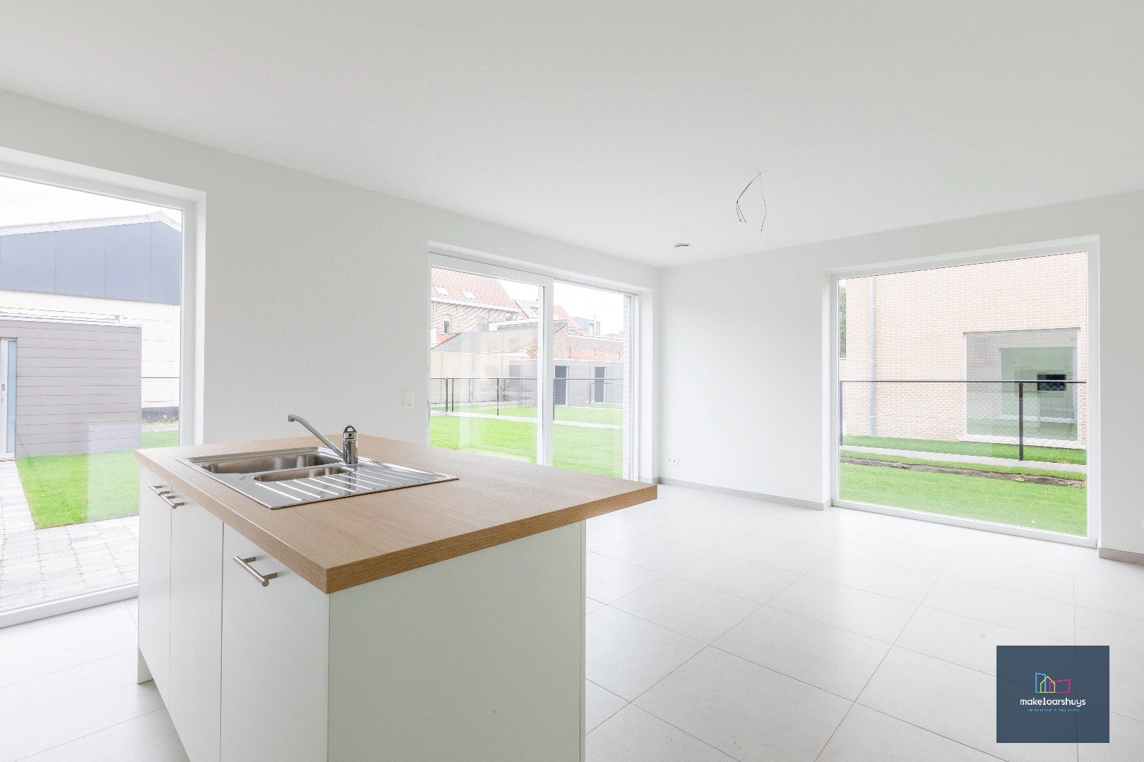 Energiezuinige nieuwbouwwoning met 3 slaapkamers , tuin en staanplaats 