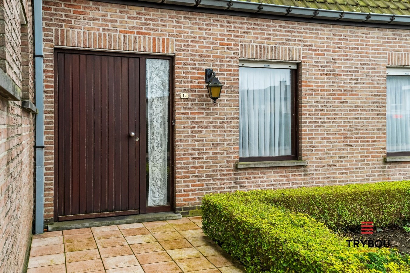 Ruime hoekwoning met 3 slaapkamers en garage te Poelkapelle 