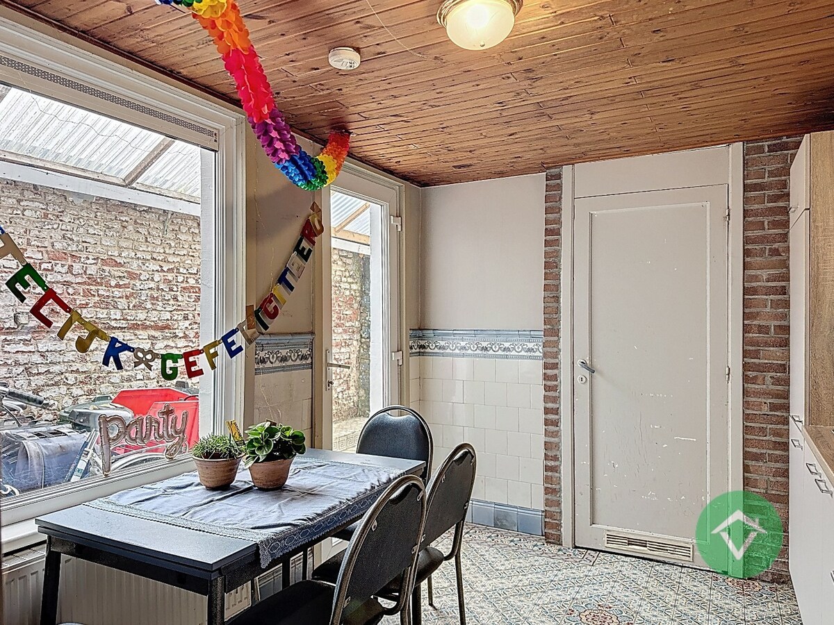 ENERGIEZUINIGE EN KARAKTERVOLLE WONING MET 4 SLAAPKAMERS OP TOPPLIGGING TE GENT 