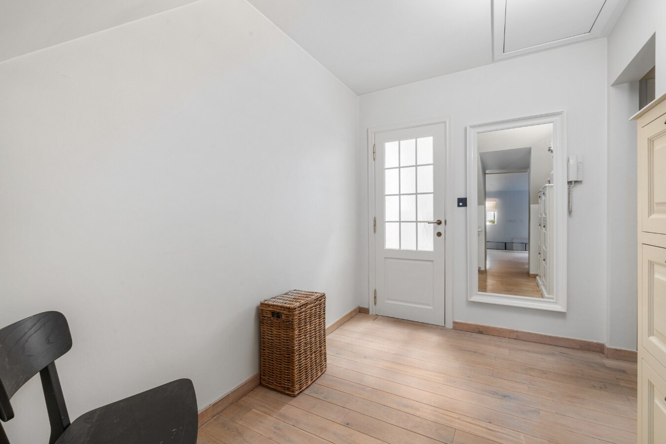 Uiterst charmante halfopen bebouwing met weidse zichten op een perceel van 2012m² 