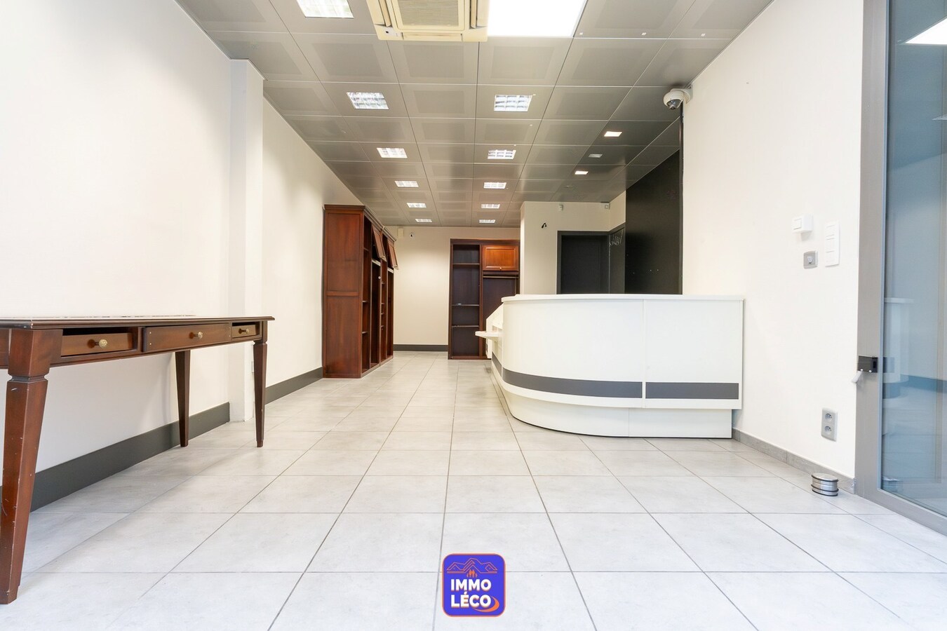 Surface commerciale de +/- 50m² dans la petite rue. 