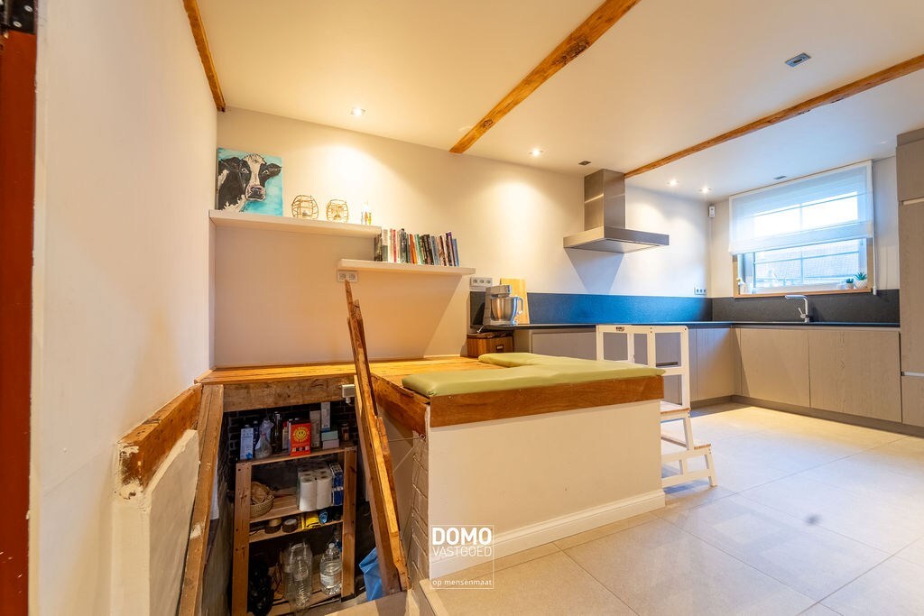 Verrassend ruime woning met karakter te Kuringen. 