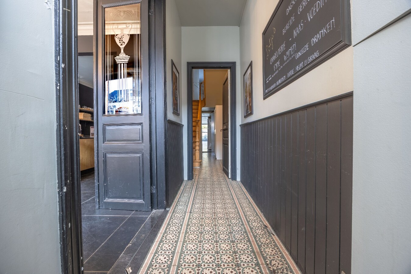 Uniek handelspand met woonst in het charmante Lissewege – tal van mogelijkheden! 