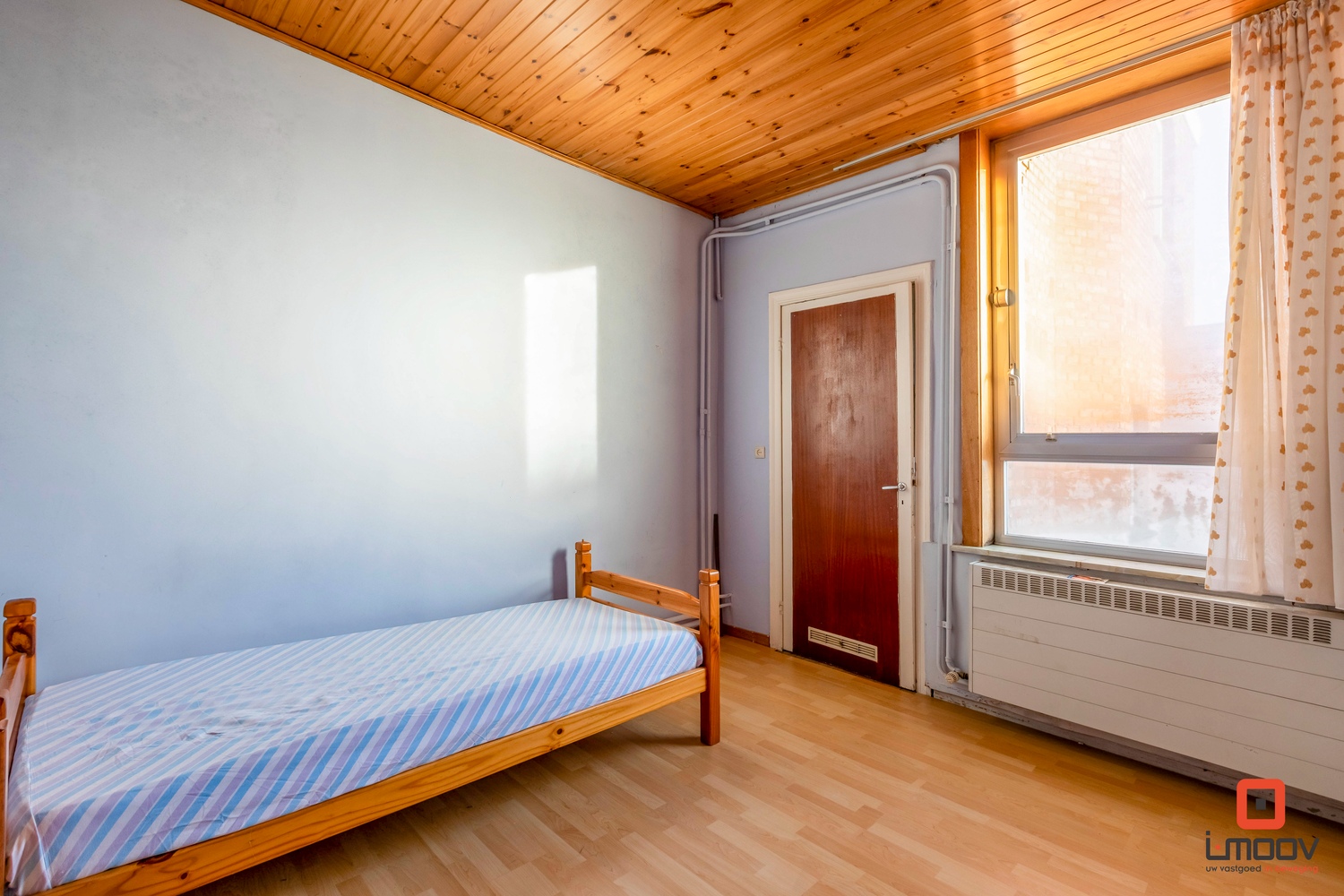 Op te knappen 5 slaapkamerwoning (203m²) 