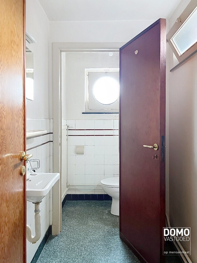 RUIME WONING MET KANTOORRUIMTE/PRAKTIJKRUIMTE 