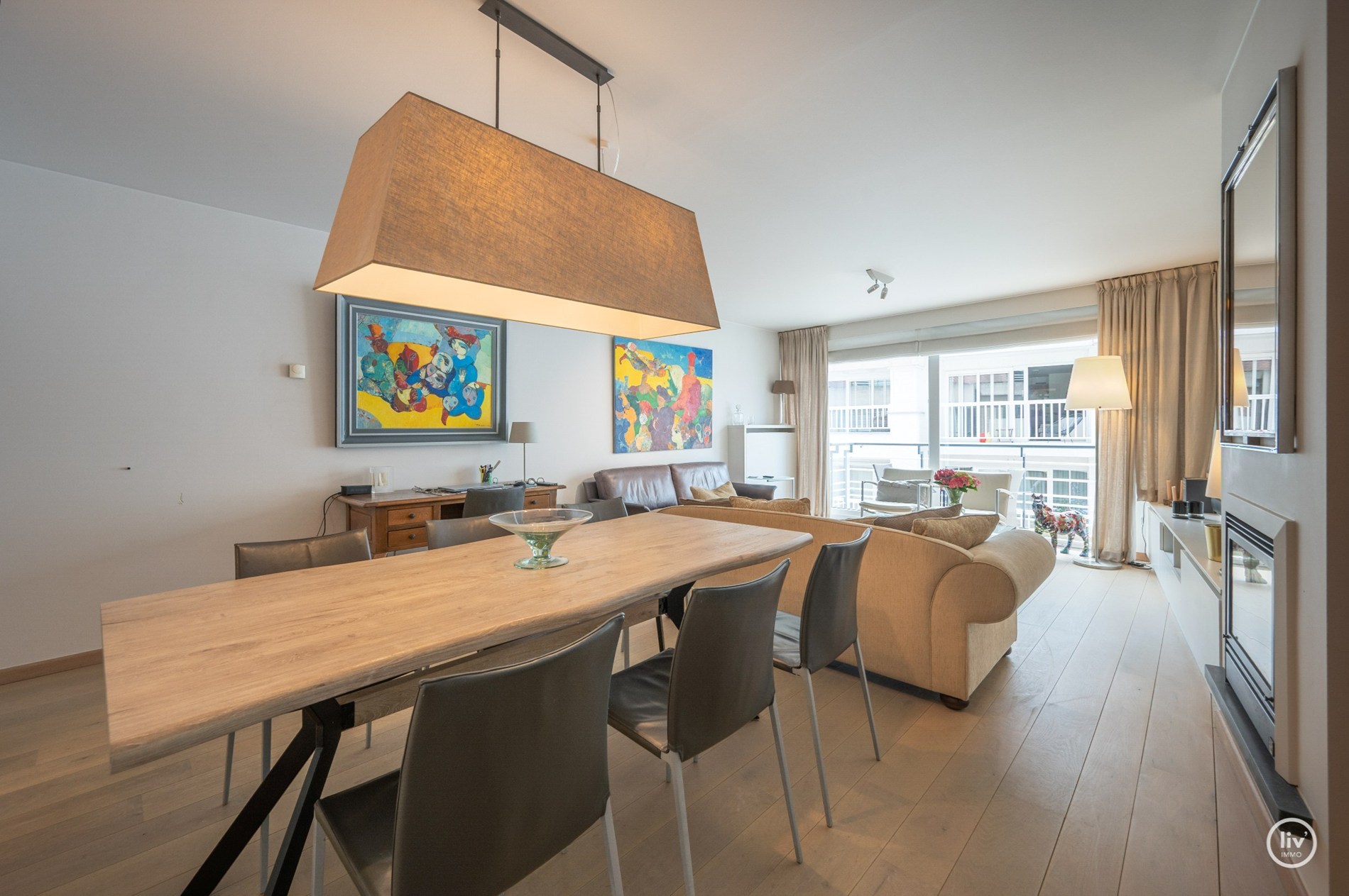 Aangenaam, ruim (101m2) appartement met 2 slaapkamers gelegen in het mussenpad te Knokke. 