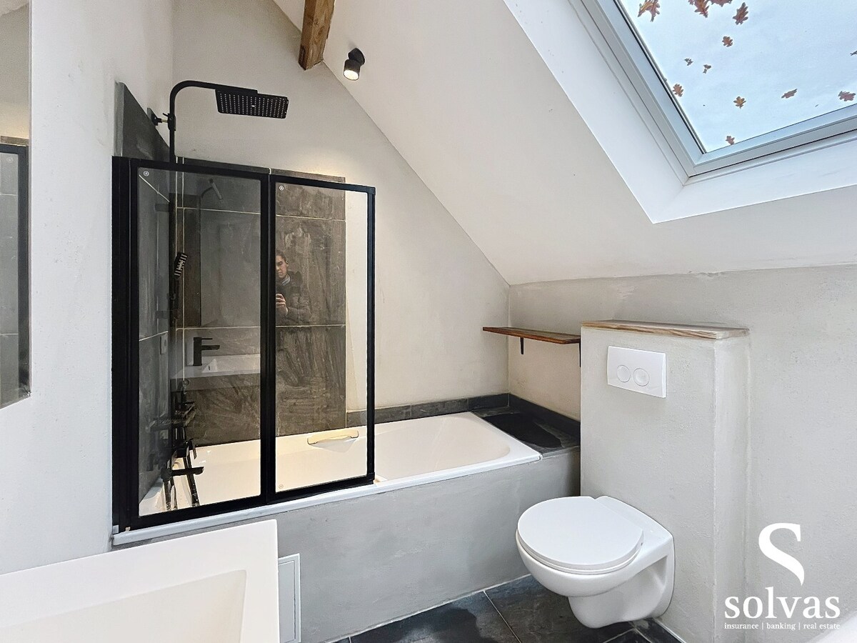 Top gerenoveerde woning met 3 slaapkamers, ruime tuin in prachtige natuur te Aalter EN uiterst energiezuinig. 