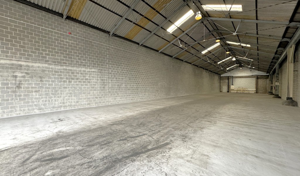 Magazijn te huur aan Houtdok in haven Antwerpen