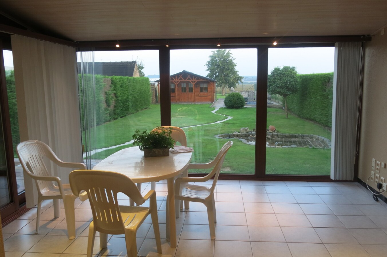 Goed onderhouden woning met 4 grote slaapkamers 