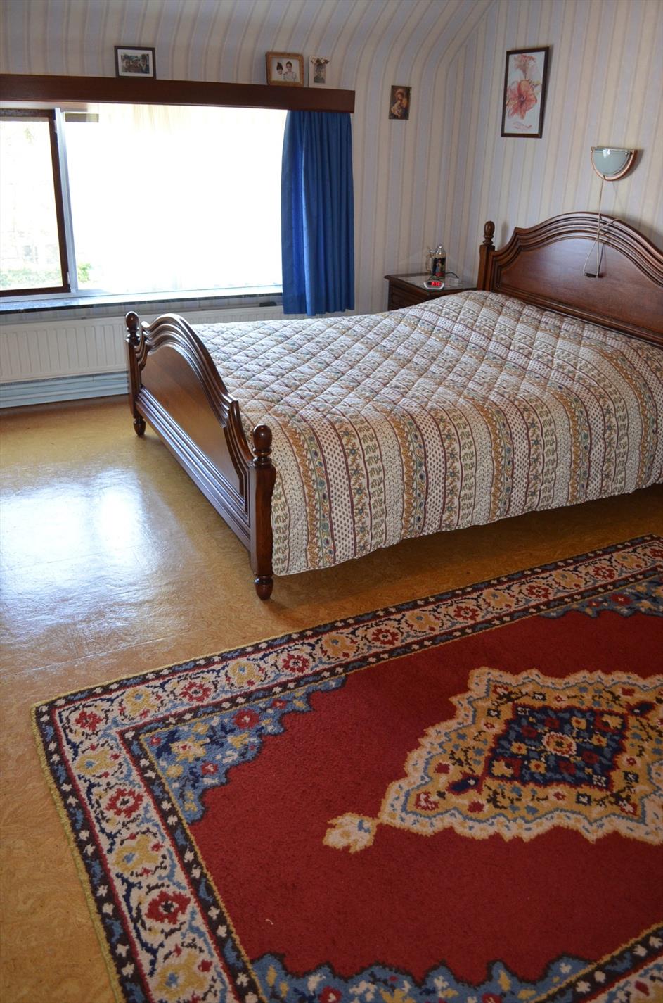 Landelijk gelegen woning op 911m² met bijgebouwen en 3 slpks te Maldegem 