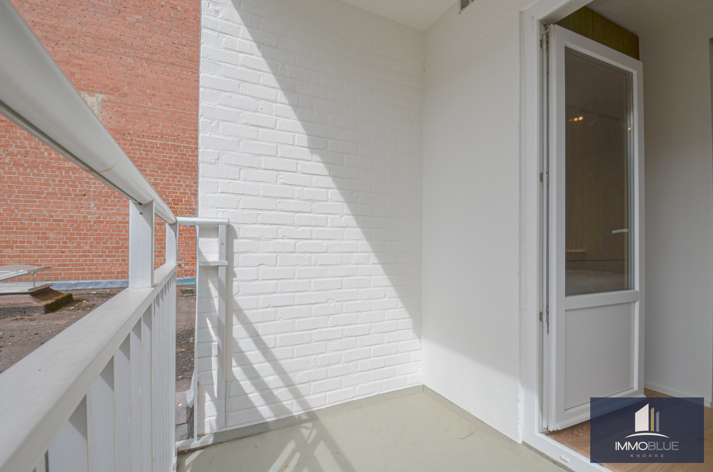 Subliem gerenoveerd appartement met frontaal zeezicht en een tijdloze, uiterst verfijnde afwerking. 