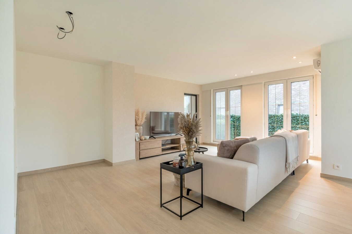 Prachtige ruim gerenoveerde woning. 