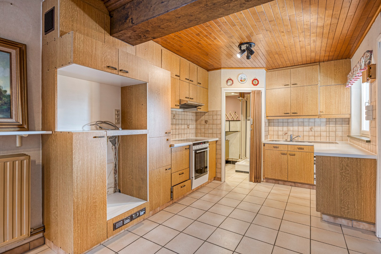 Te renoveren woning met 4 slpk. in het centrum van Geel-Winkelomheide 