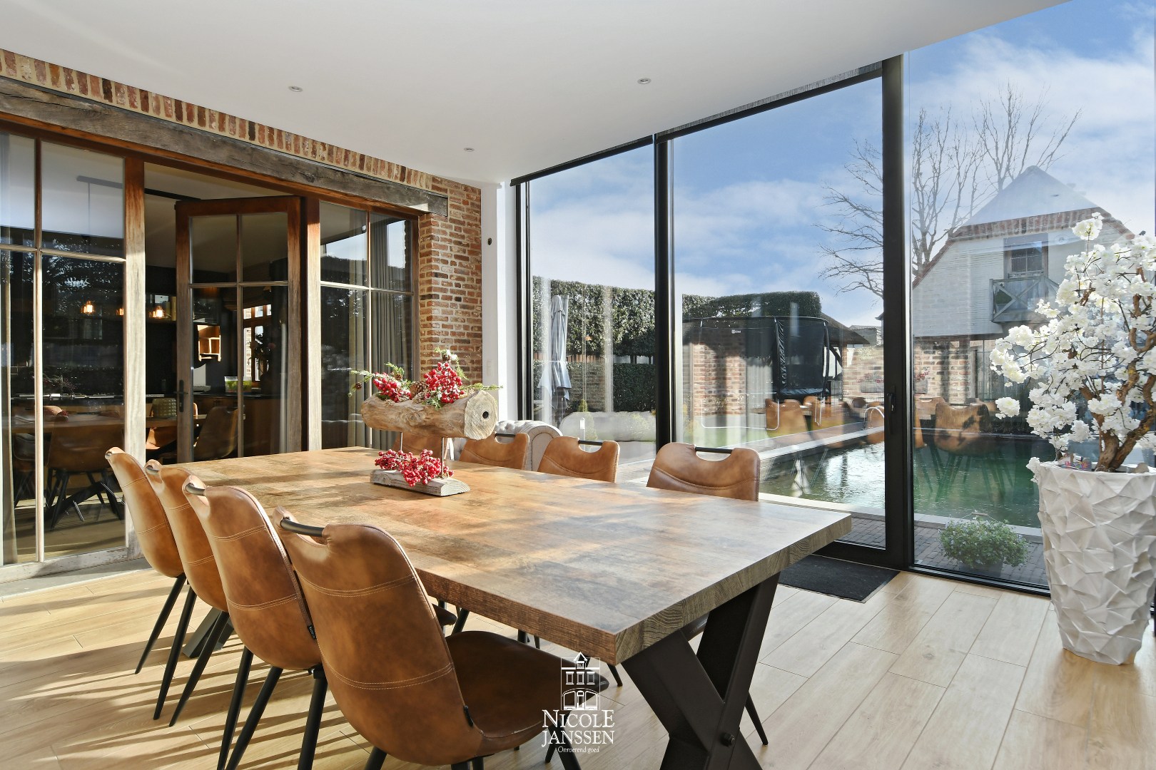 Prachtige, lichtrijke orangerie