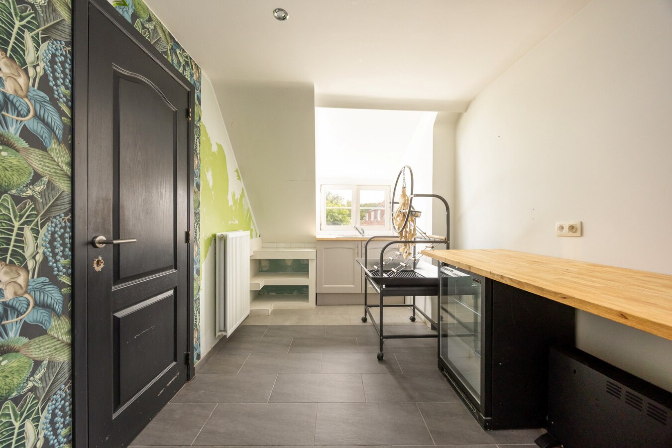 Zeer ruime woning (8 slpk + 8 badkamers) op een perceel van ca. 1.522 m² te Wijnegem/grens Schilde 