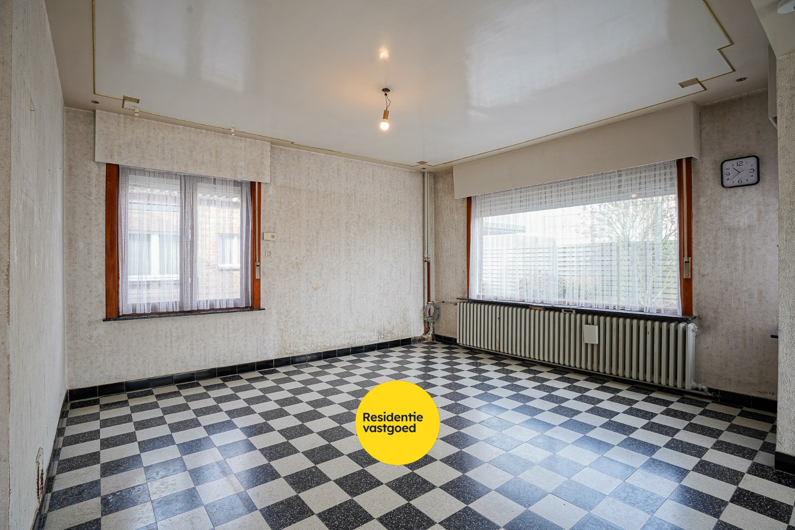 Te renoveren half-open bebouwing in Zerkegem 