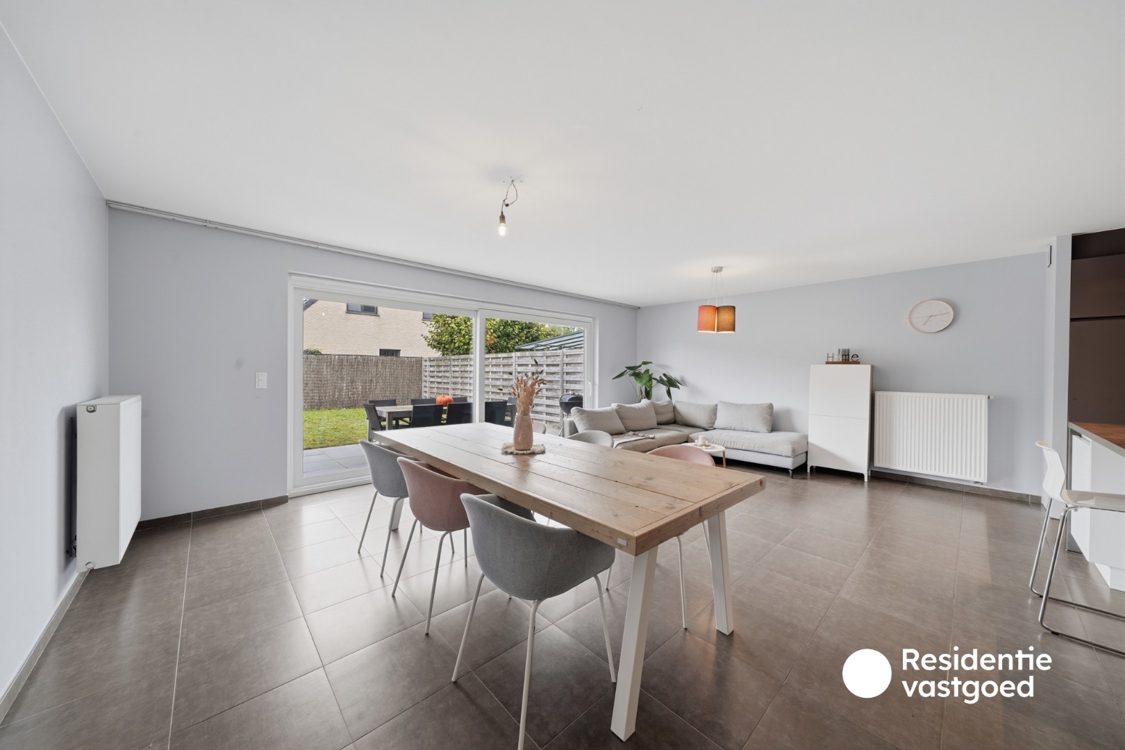 Recente en instapklare woning met 3 slaapkamers, garage en tuin te Zandvoorde! 