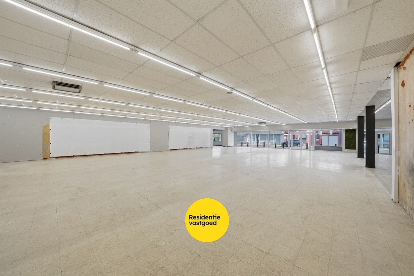 Te huur showroom - Aartrijke