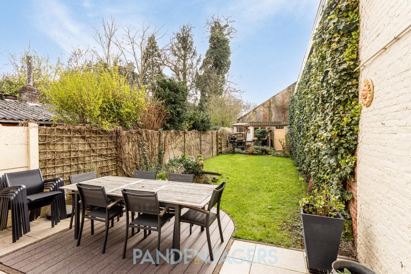 Instapklare rijwoning met 4 slaapkamers te Duffel 