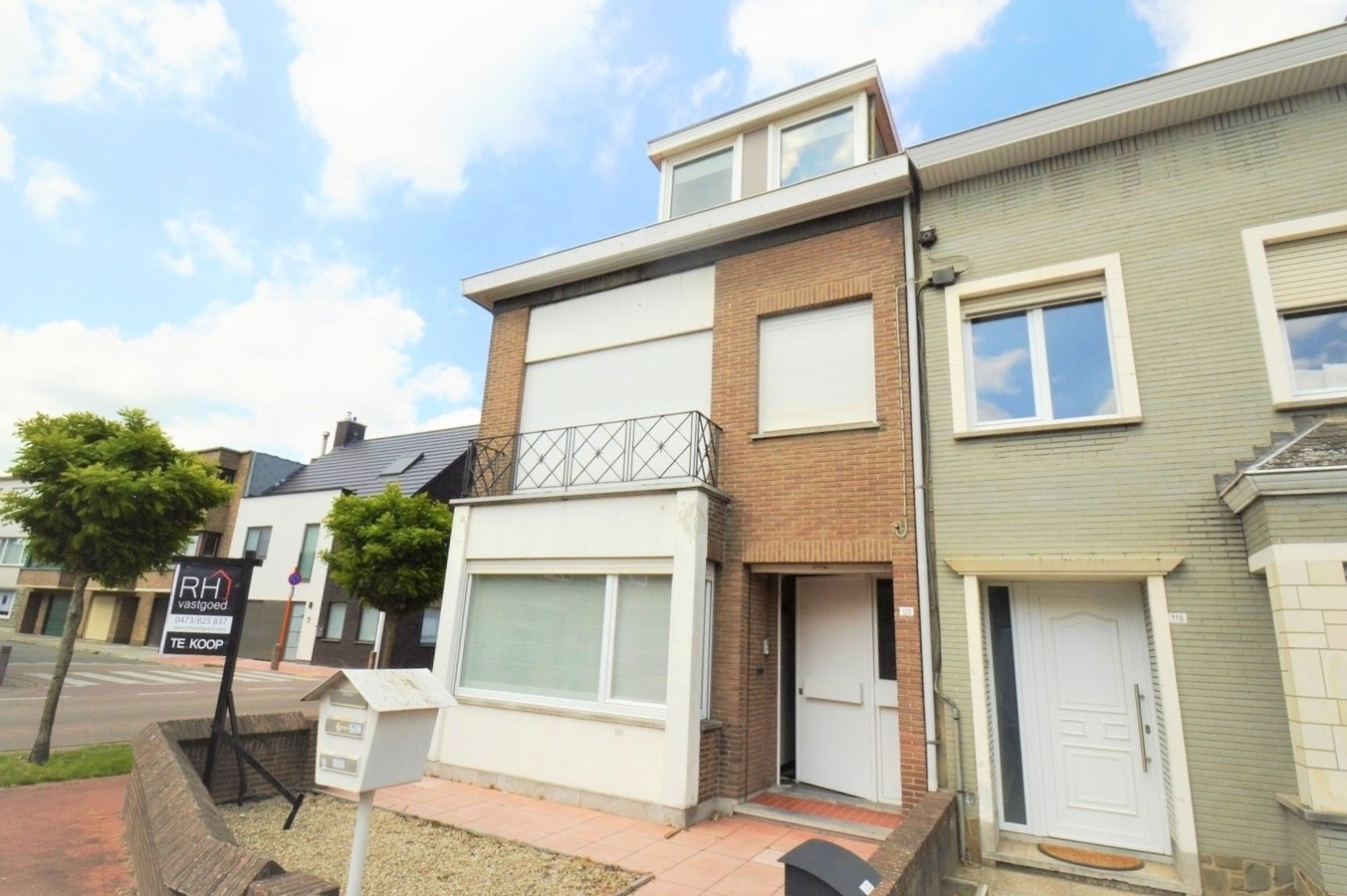 Zonnig, gerenoveerd hoekappartement met garage - Heist 