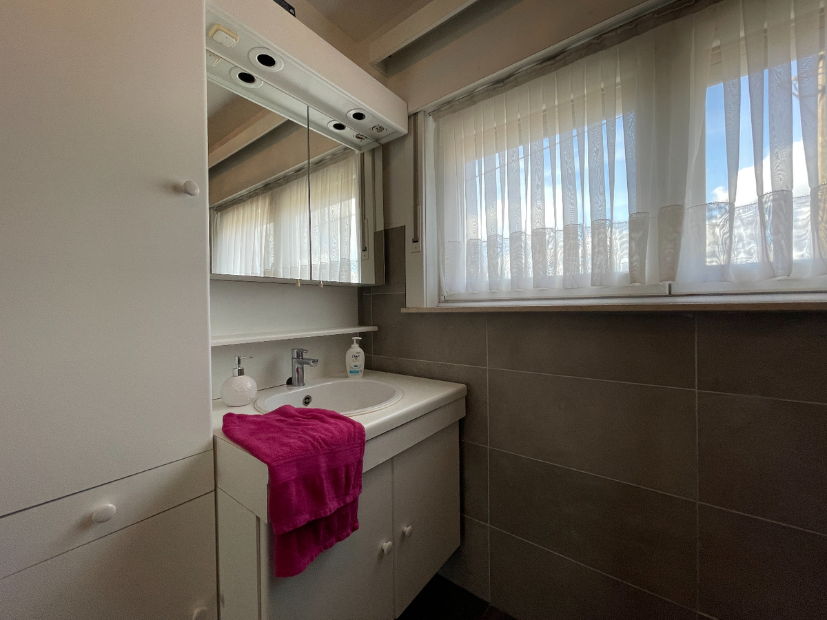 Woning met 3 slaapkamers en tuin te Roeselare! 