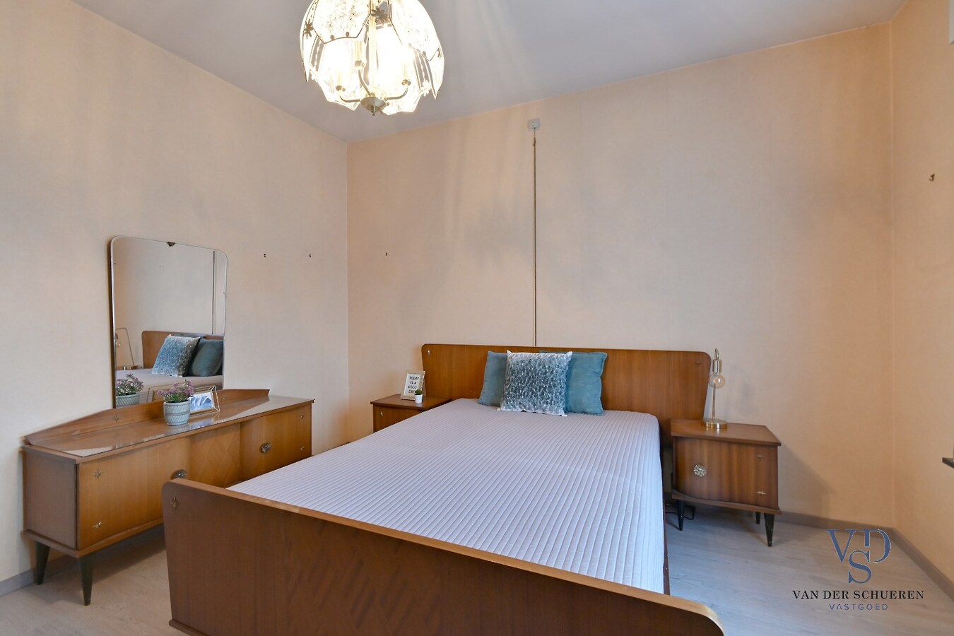 Degelijke laagbouw met grond (> 3600 m²). 