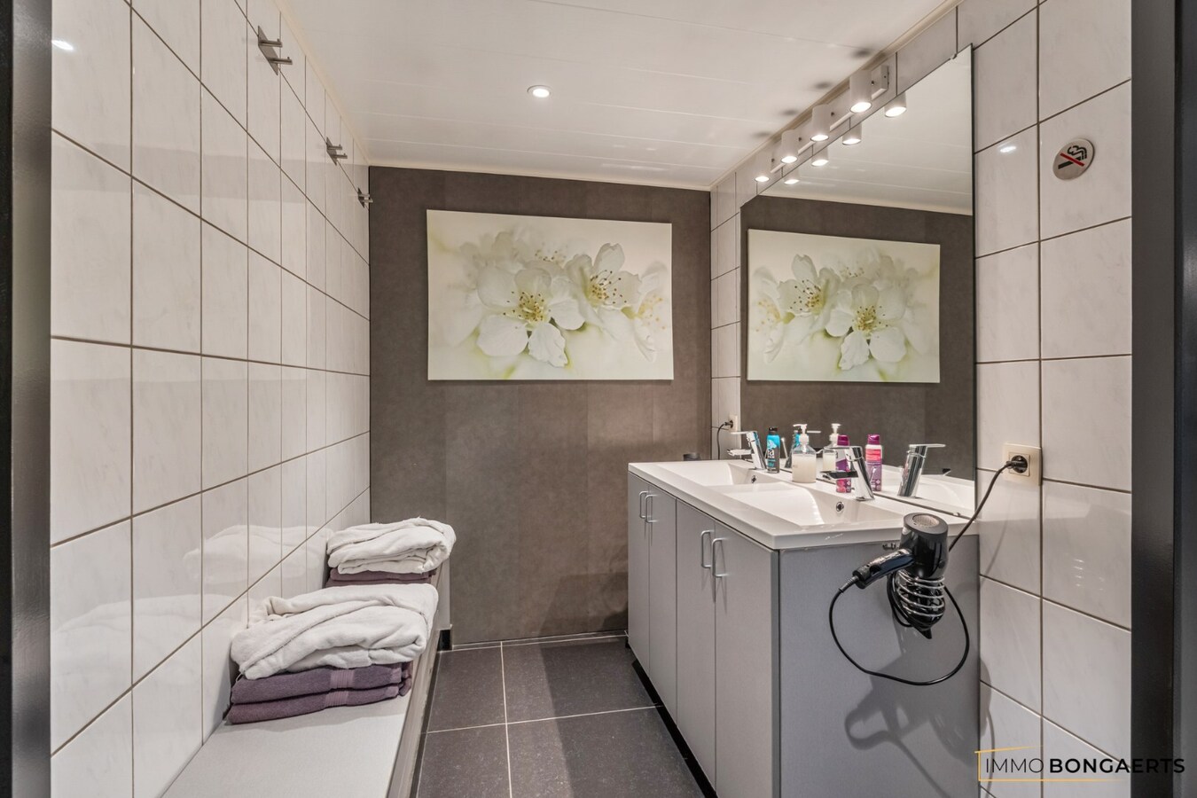 Exclusieve woning met volledig uitgeruste wellnesspraktijk nabij Hasselt 