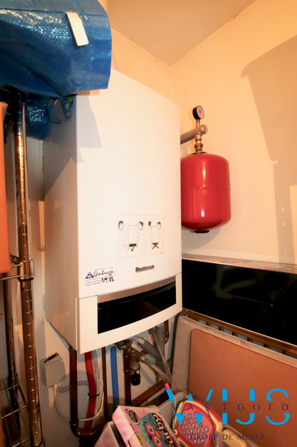 Prachtig woonhuis met 5 slaapkamers &amp; tuin te SLEIDINGE! 