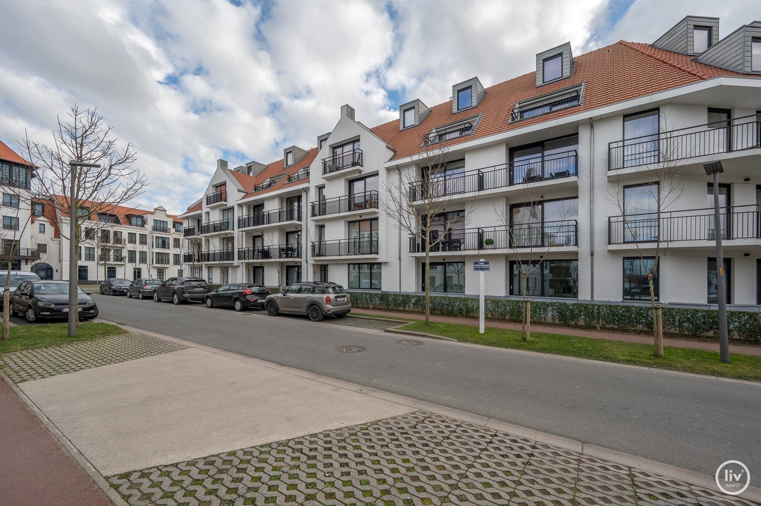 Vlot toegankelijke staanplaats op niveau -1 in de Residentie Duinenwater. 
